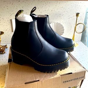 Brand new Authentic DR. Martens  Rometty Chelsea platform boots still in box